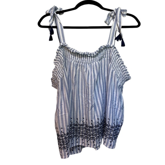 Old Navy Embroidered Smocked Tie Shoulder Striped Blue Sleeveless Boho Top XL - Picture 2 of 15